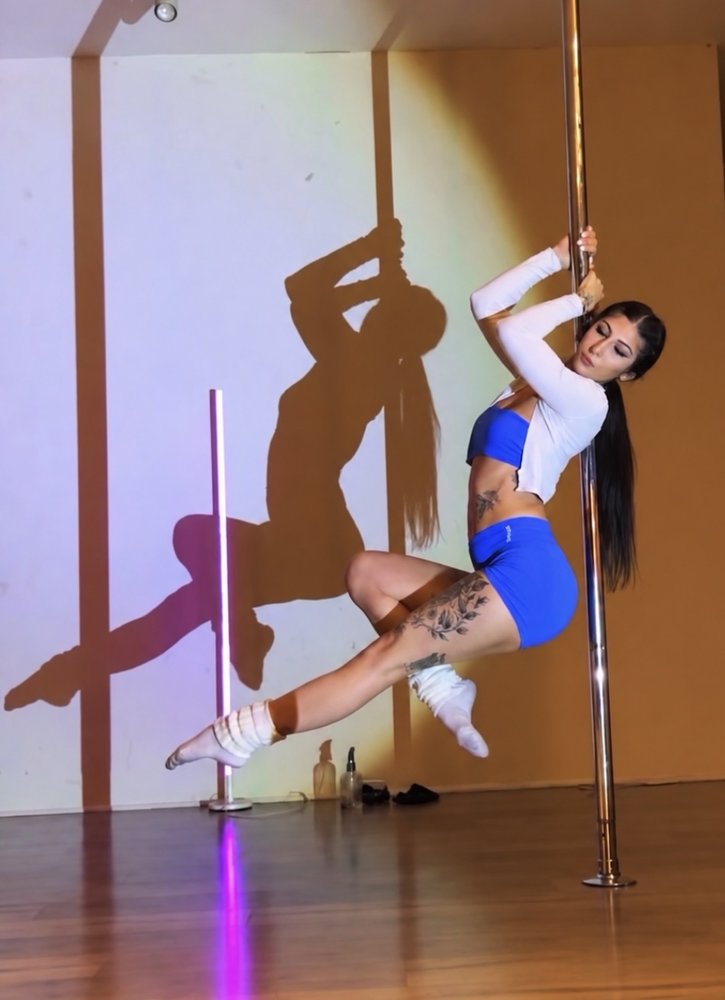 The Pretty Pole Room Logo