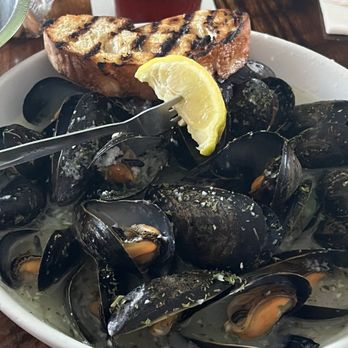 Bunky's Raw Bar & Grill - Sports Bars Near Me - Indialantic, Florida Bunky's Raw Bar & Grill - Sports Bars Near Me - Indialantic, Florida