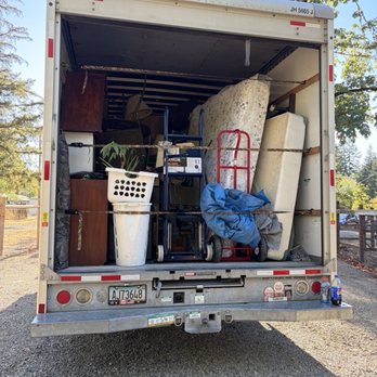 Movers & Shakers - Packed up 26' UHaul - Movers Near Me - Eugene, Oregon Movers & Shakers - Packed up 26' UHaul - Movers Near Me - Eugene, Oregon