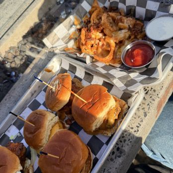 Daddy Mac's Down Home Dive - American Near Me - Asheville, North Carolina