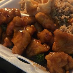 China Blue - General Tso's chicken lunch portion