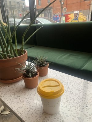 Café Éclair by null