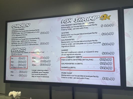 Haywood Lounge Best wings AVL. by null