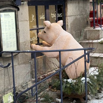 Cochon Dingue - Front entrance - Breakfast & Brunch Near Me - Quebec City, Quebec
