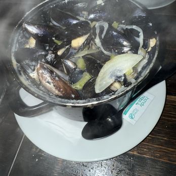 Brussels Bistro - Cream and Garlic mussels - Belgian Near Me - San Clemente, California Brussels Bistro - Cream and Garlic mussels - Belgian Near Me - San Clemente, California