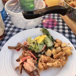 Cantine La Fourchette - Petite bouchée de poutine au homard qui m'a convaincu de rouler 1:15 pour en manger une complète. C'est bon à ce point.