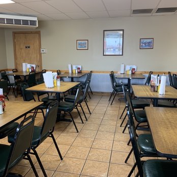 Triple E Barbque - Modest seating on one side - Barbeque Near Me - Ullin, Illinois Triple E Barbque - Modest seating on one side - Barbeque Near Me - Ullin, Illinois