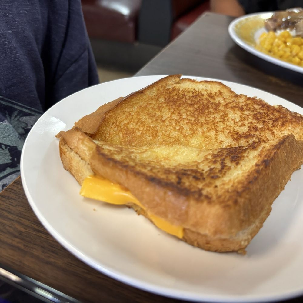 Jack's Inn - Grilled cheese - Breakfast & Brunch Near Me - Kahului, Hawaii