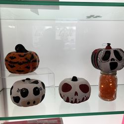 Amazing Lash Studio - Amazing Lash staff pumpkins