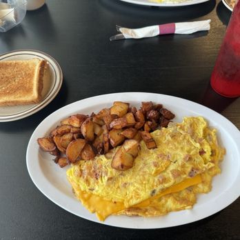 Blue Star Grill - Meat lovers omelet - Burgers Near Me - High Springs, Florida Blue Star Grill - Meat lovers omelet - Burgers Near Me - High Springs, Florida
