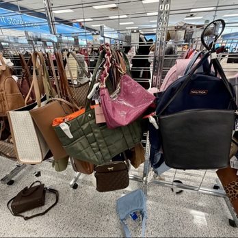 Ross Dress for Less - Handbags - Department Stores Near Me - Monaca, Pennsylvania