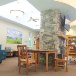 Hope Women's Cancer Centers - Nice waiting area