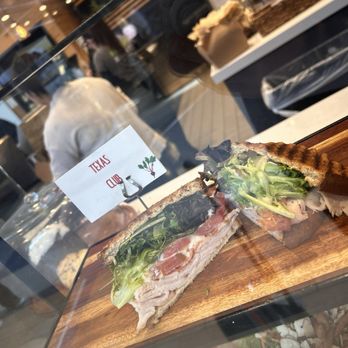 Artisan Market - Texas Club - Breakfast & Brunch Near Me - DFW Airport, Texas