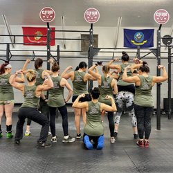 Crossfit South Hills - CFSH includes an Olympic lifting class to work on technique