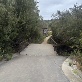 Buck Gully Reserve - Start of trailhead - Hiking Near Me - Newport Coast, California Buck Gully Reserve - Start of trailhead - Hiking Near Me - Newport Coast, California