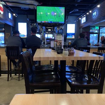 Old Chicago Pizza + Taproom - Pizza Near Me - Chandler, Arizona