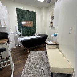 SmooV Wax & Skin