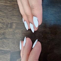 Deluxe Nails