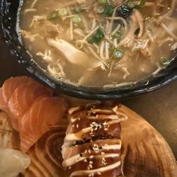ÔJAPON simodô sushi bar - Salmon sashimi, chicken udon, and crazy salmon