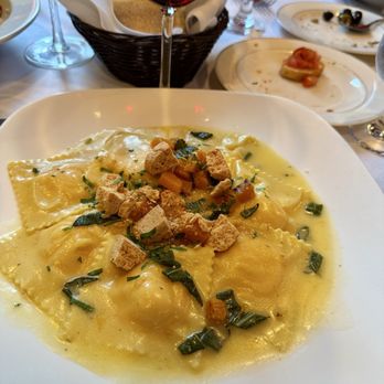 il Piccolo Villaggio Ristorante - Butternut squash ravioli - Italian Near Me - Islip, New York il Piccolo Villaggio Ristorante - Butternut squash ravioli - Italian Near Me - Islip, New York