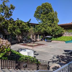 Santa Clara City Hall - Looks more like a school than an office