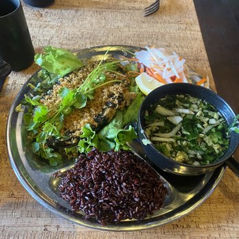 Au Lac - Lemongrass Fish - Vegan Near Me - Los Angeles, California