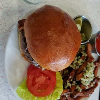 Food 101 - Burger with truffled sweet potato fries - New American Near Me - Gettysburg, Pennsylvania Food 101 - Burger with truffled sweet potato fries - New American Near Me - Gettysburg, Pennsylvania