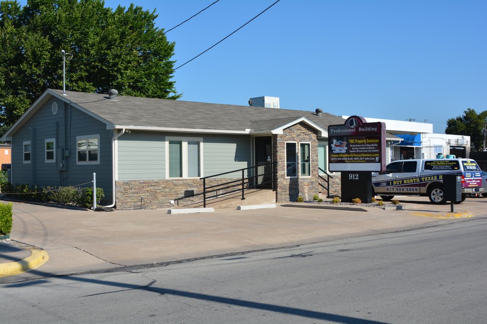 TMC PROPERTY SOLUTIONS Updated September 2024 13 Photos 912 S Elm St, Weatherford, Texas