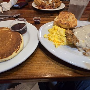 Maple Leaf Diner - Fried Steak Breakfast - American Near Me - Dallas, Texas Maple Leaf Diner - Fried Steak Breakfast - American Near Me - Dallas, Texas