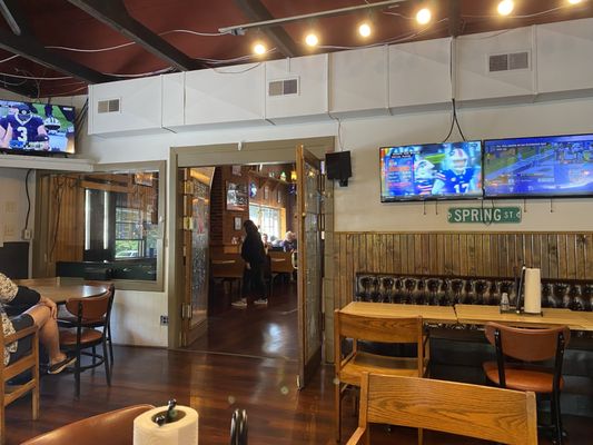 Spring Street Bar & Grill by null