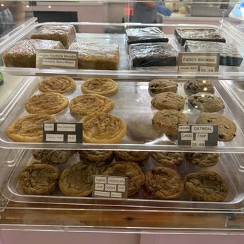 Off Track Ice Cream - Cookies - Ice Cream & Frozen Yogurt Near Me - Charleston, South Carolina