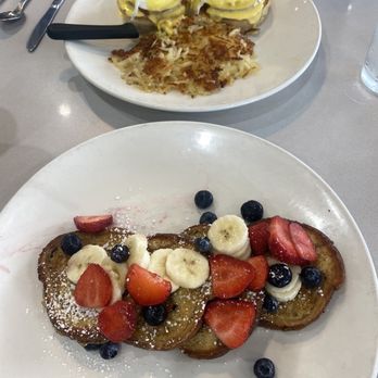 Scrambler Cafe - Yummy Berry Cinnamon Swirl French Toast. PERFECT! - Breakfast & Brunch Near Me - Plano, Texas