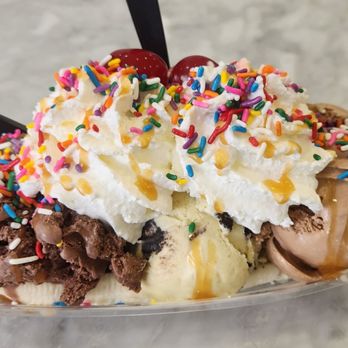 Lana’s - Banana split - Ice Cream & Frozen Yogurt Near Me - Oakland, California Lana’s - Banana split - Ice Cream & Frozen Yogurt Near Me - Oakland, California