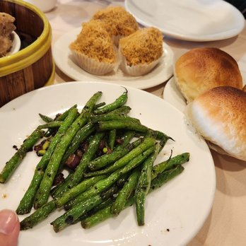 Lei Garden - Dimsum spread (beef balls, string beans, fried taro, baked bbq pork buns - Dim Sum Near Me - Cupertino, California
