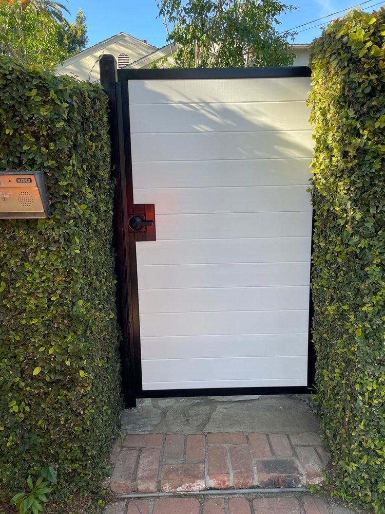 Slide of Best in Cali Construction