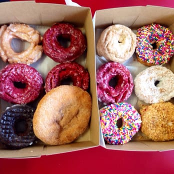 Paula's Donuts - 1/2 a dozen for 5$ - Donuts Near Me - Tonawanda, New York