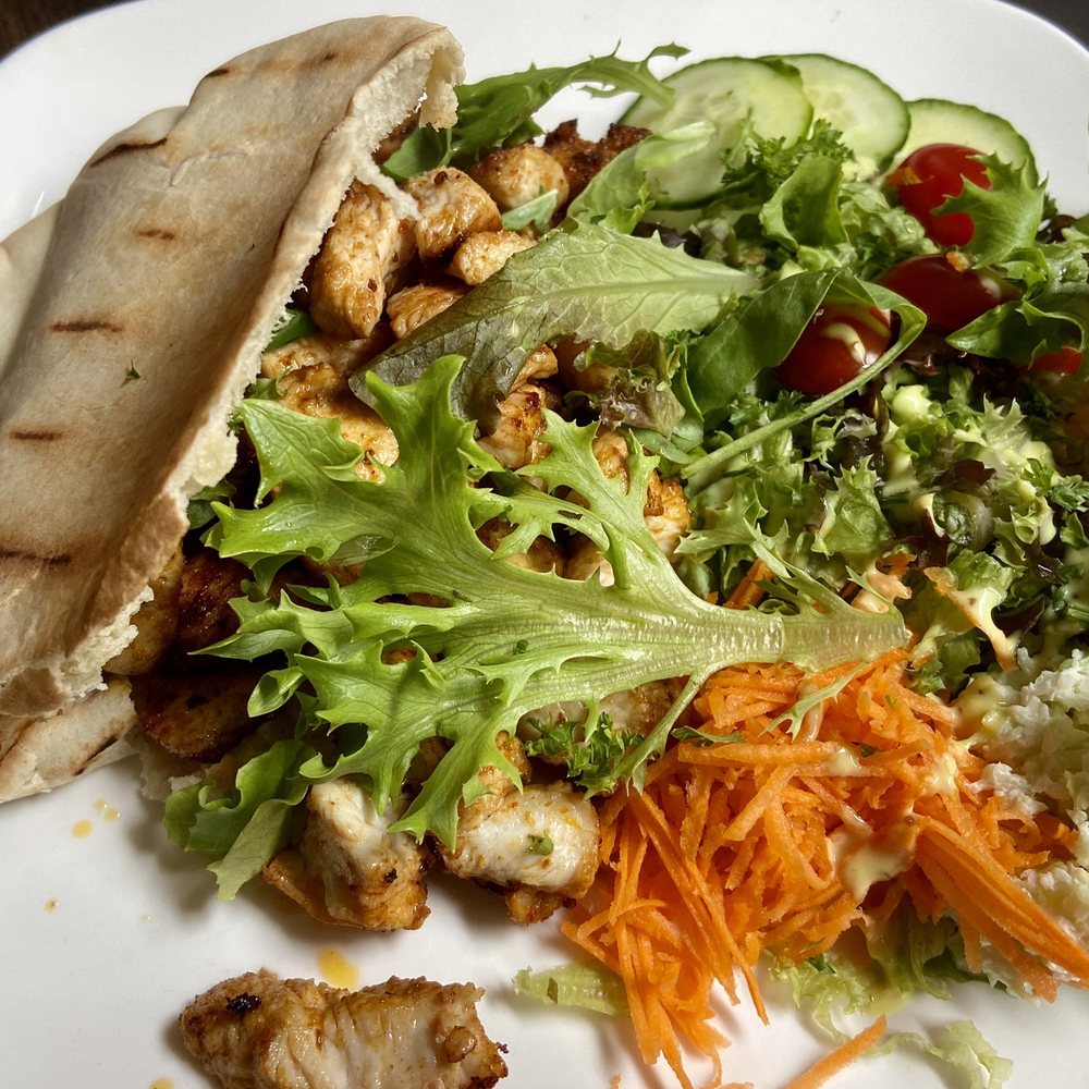 't Brugs Pitahuis - Pita with turkey and salad - Middle Eastern Near Me - Bruges, VWV 't Brugs Pitahuis - Pita with turkey and salad - Middle Eastern Near Me - Bruges, VWV