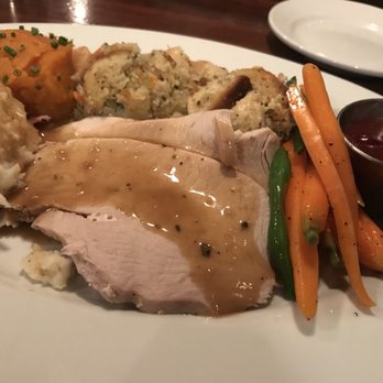 Ditka's Oakbrook - Thanksgiving dinner - American Near Me - Oakbrook Terrace, Illinois