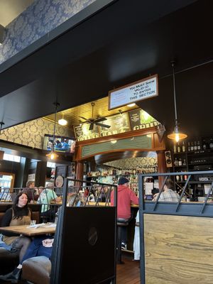 Deluxe Bar & Grill by null