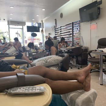 Coco Luxe Nails - Inside salon - Eyelash Service Near Me - Santa Monica, California Coco Luxe Nails - Inside salon - Eyelash Service Near Me - Santa Monica, California