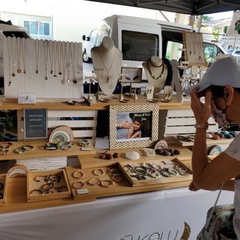 Lōkahi Kailua Market - Gift shopping. - Farmers Market Near Me - Kailua, Hawaii