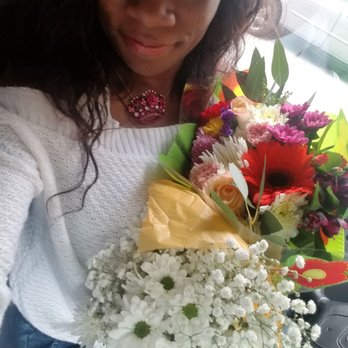 Toms Towers Flowers - My favorite place to brighten my days! I love it here! - Nurseries & Gardening Near Me - West Islip, New York