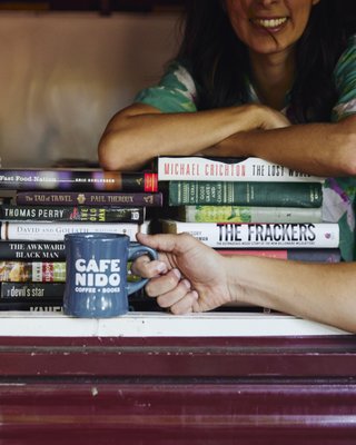 CAFE NIDO: Coffee & Books by null