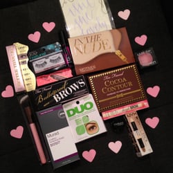 NY Makeup Academy - Our amazing goodie bag with *full-sized products*.