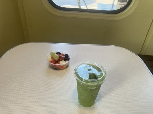 Reggie's Deli & Cafe by null