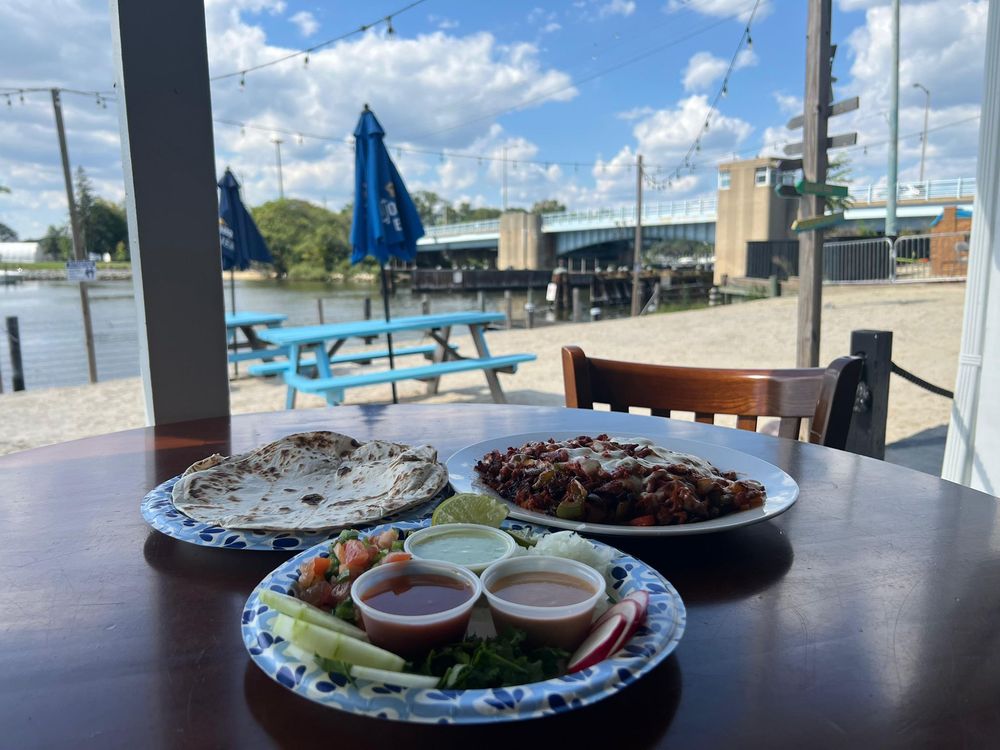 Bay View Sports Bar And Grill