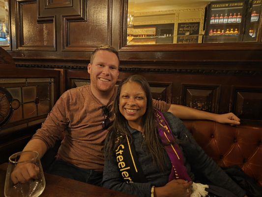 Bowe's Lounge Bar by null