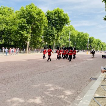 Buckingham Palace - Landmarks & Historical Buildings Near Me - London, XGL Buckingham Palace - Landmarks & Historical Buildings Near Me - London, XGL