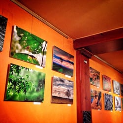 BarDeBlás - Viendo la exposición de Fernando. Pedazo artista.