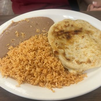 El Caracol Mexican Restaurant - Rice and Beans ICE COLD ,, Pupusa was good , pork and cheese - Mexican Near Me - Vacaville, California El Caracol Mexican Restaurant - Rice and Beans ICE COLD ,, Pupusa was good , pork and cheese - Mexican Near Me - Vacaville, California